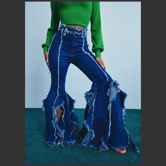 NWT Fashion Nova Women’s Extra Flare Dark Wash High Rise Jeans - Picture 2 of 4